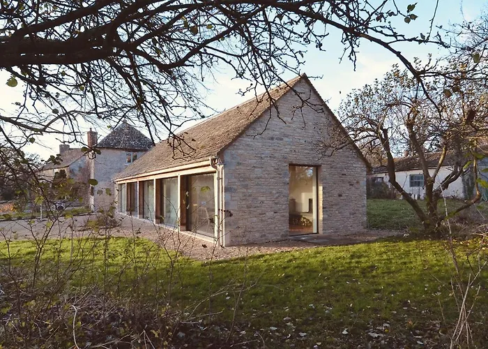High Cogges Farm Holiday Cottages - The Cart Shed